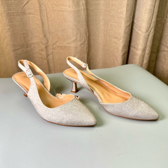 Silver heels - Picture 2 of 6